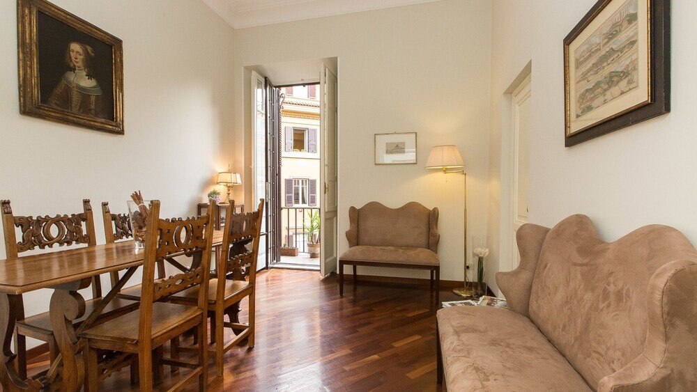 Rental In Rome Parioli Apartment - Tap to explore photos
