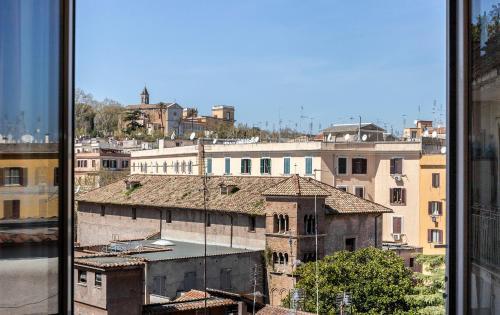 Top Floor Trastevere - Tap to explore photos