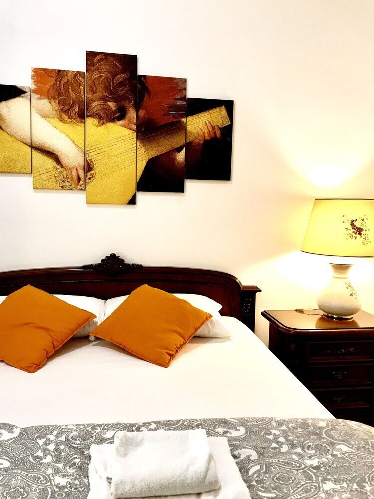 Colosseum luxury room - Tap to explore photos