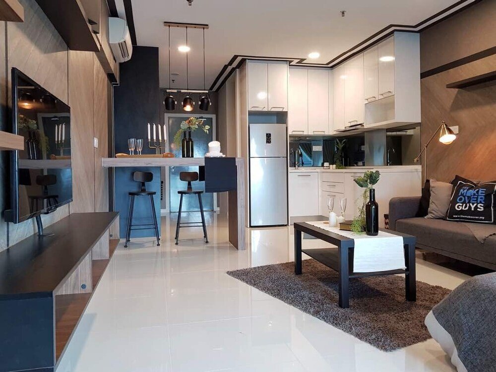 NS Elegant Dwelling Mercu Summer Suite - Tap to explore photos