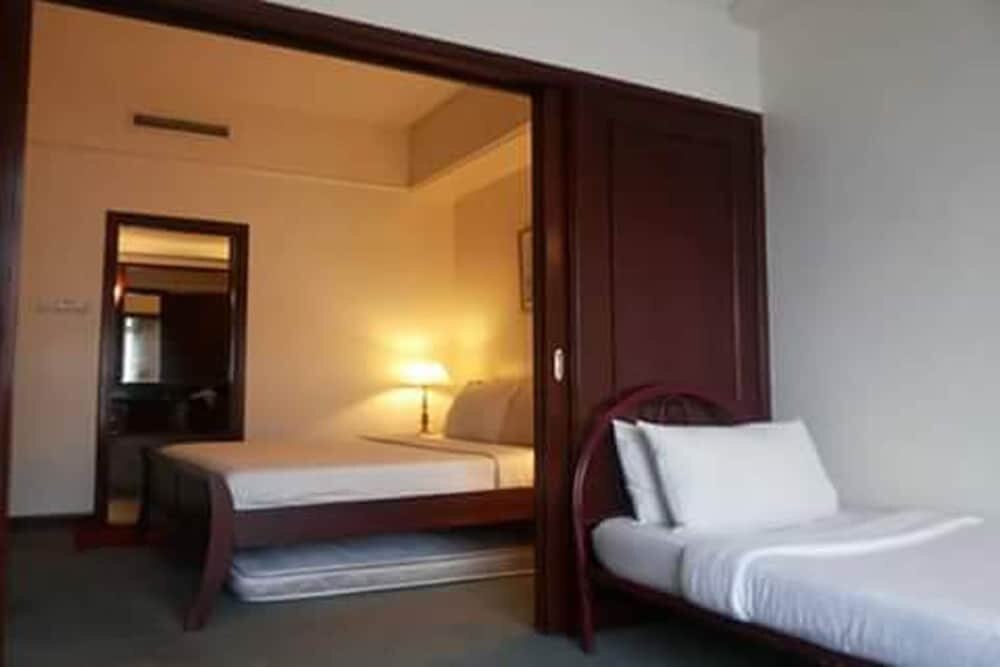 Real Point Suites at Times Square Room Type - Superior Suite, 1 Bedroom