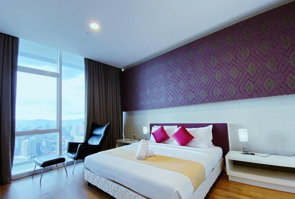 Platinum Service Suites Kuala Lumpur KLCC Room Type - Deluxe Apartment, 3 Bedrooms Platinum Service Suites Kuala Lumpur KLCC Room Type - Deluxe Apartment, 3 Bedrooms