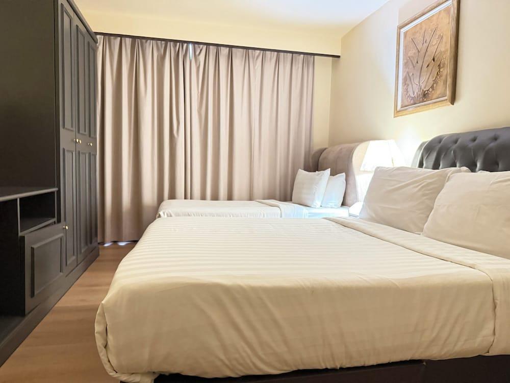 Rainbow Suites at Times Square Room Type - Junior Room Rainbow Suites at Times Square Room Type - Junior Room