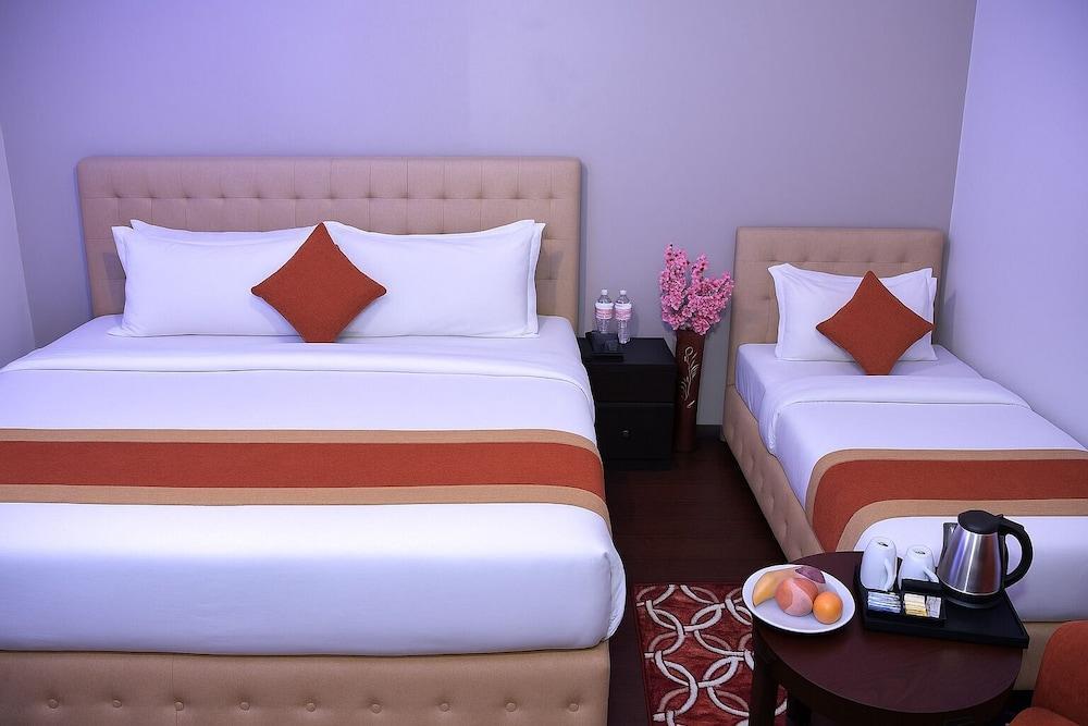 Marinha Airport Hotel Room Type - Deluxe Triple Room Marinha Airport Hotel Room Type - Deluxe Triple Room