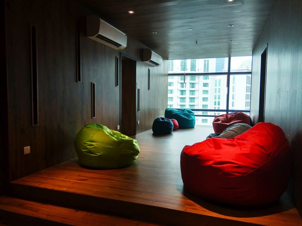 Roomy at Bukit Bintang - Tap to explore photos