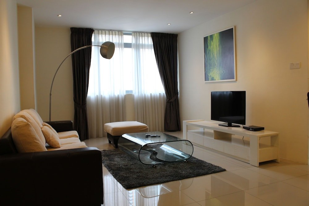 Peaceful Service Suites at Taragon Puteri Bintang - Tap to explore photos