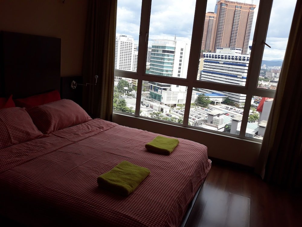 Sarang Mutiara Apartment - Tap to explore photos