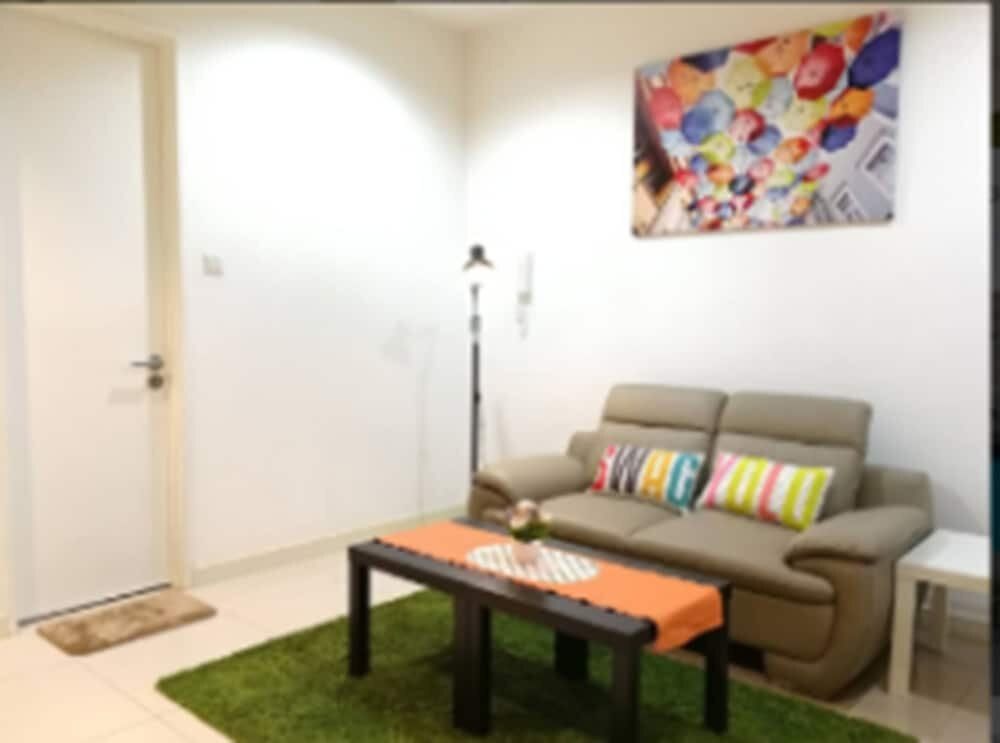 Bangsar Camelia Homestay KL - Tap to explore photos