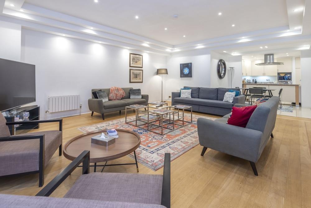 Mayfair Piccadilly Apartment - Tap to explore photos