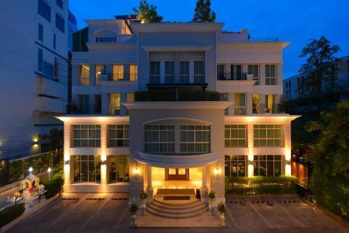 The Rose Residence Bangkok - Tap to explore photos