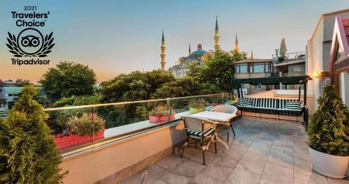 Obelisk Hotel & Suites Room Type - Deluxe Double Room with Balcony and Sea View