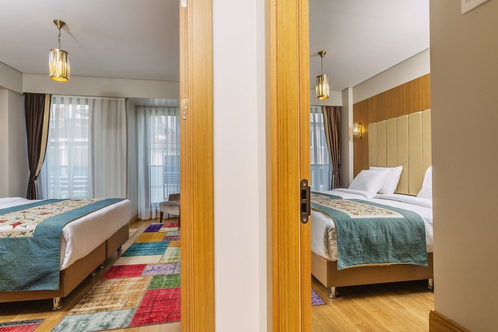 Obelisk Hotel & Suites Room Type - Family Room, 2 Bedrooms, Non Smoking, City View