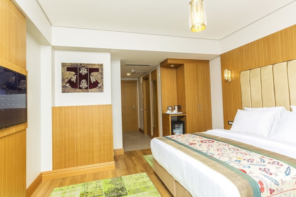Obelisk Hotel & Suites Room Type - Deluxe Double Room, 1 Queen Bed, Non Smoking, Garden View Obelisk Hotel & Suites Room Type - Deluxe Double Room, 1 Queen Bed, Non Smoking, Garden View
