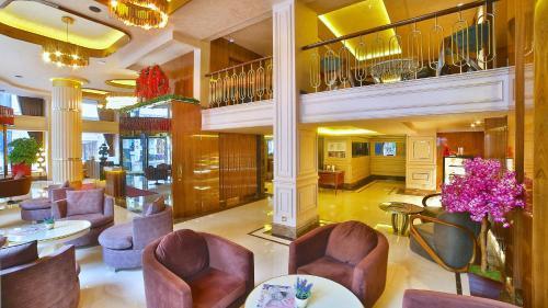 Beethoven Premium Hotel - Tap to explore photos