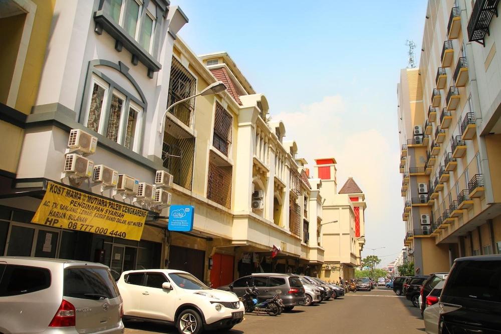 Hotel Syariah Mama Cengkareng - Tap to explore photos