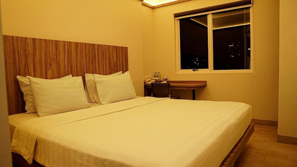Hotel Cikini Room Type - Superior Double Room, Non Smoking Hotel Cikini Room Type - Superior Double Room, Non Smoking