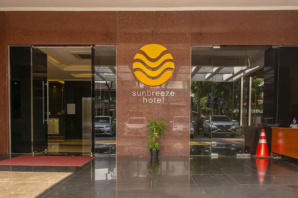 Sunbreeze Hotel Senayan - Tap to explore photos