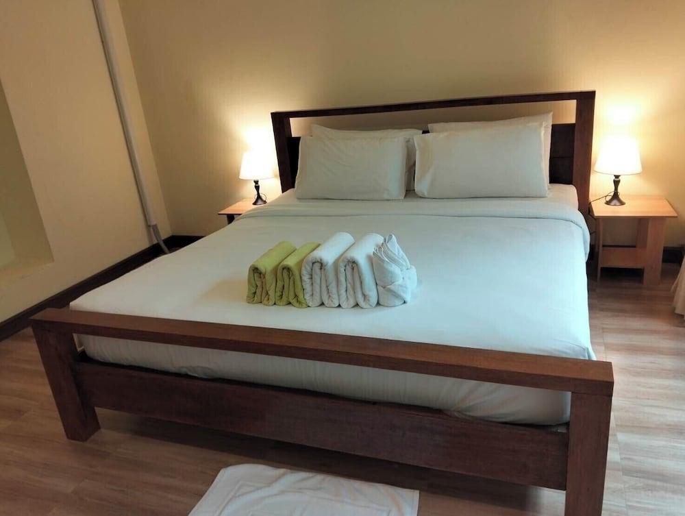 Chaweng Bliss Bungalow Room Type - Standard Double room
