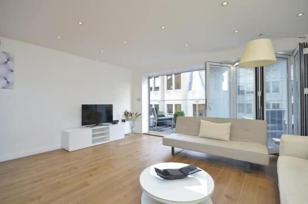 Covent Garden Apartments - Tap to explore photos