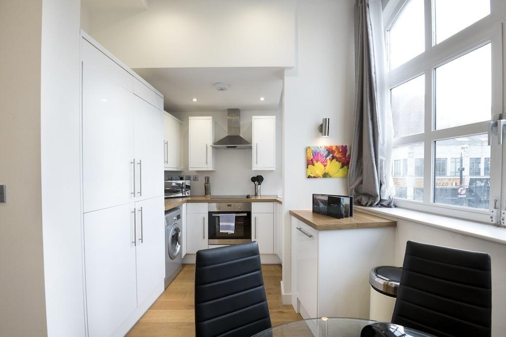 Barbican by Excel Apartments - Tap to explore photos