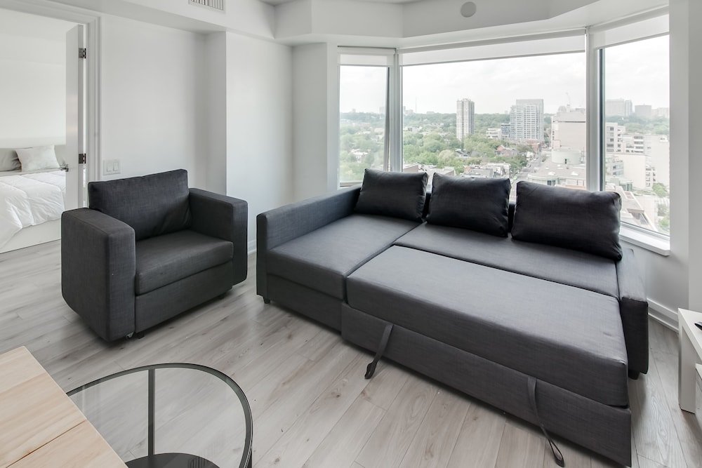 Amazing Royal Suites Yorkville - Tap to explore photos