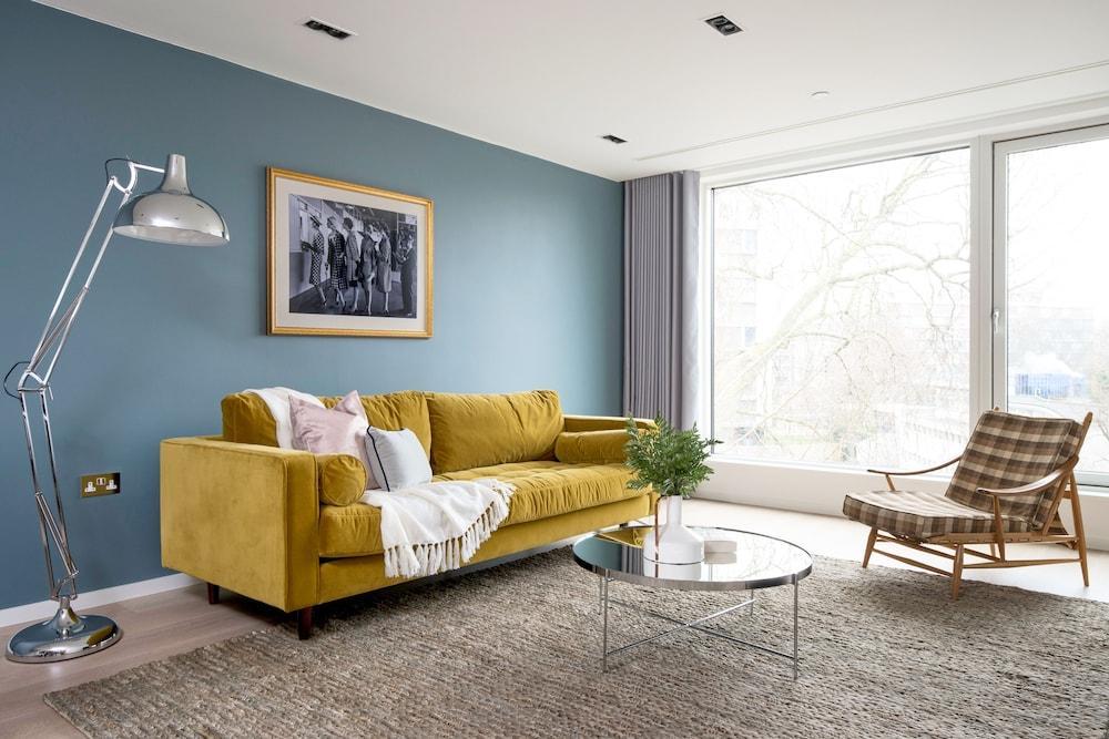 Sonder Aird House - Tap to explore photos