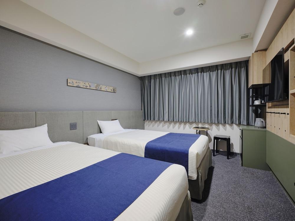 hotel MONday Premium Ueno Okachimachi Room Type - Standard Twin Room, Non Smoking (with Extra Bed)