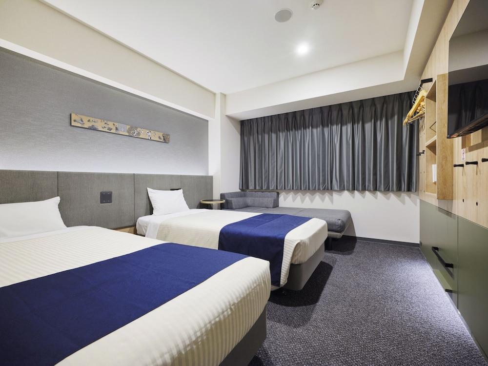 hotel MONday Premium Ueno Okachimachi Room Type - Deluxe Twin Room, Non Smoking (with Sofa Bed)