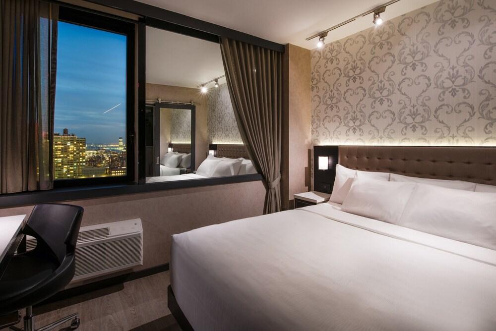Aliz Hotel Times Square Room Type - Deluxe Room, 1 King Bed