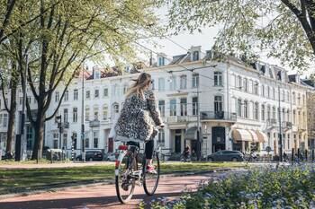 citizenM Amstel Amsterdam - Tap to explore photos