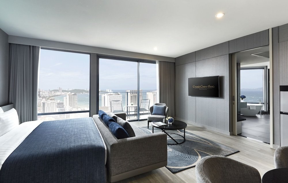 Grande Centre Point Pattaya Room Type - Panoramic Suite Seaview