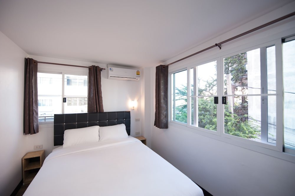 Hoppers Place Donmuang Room - Tap to explore photos
