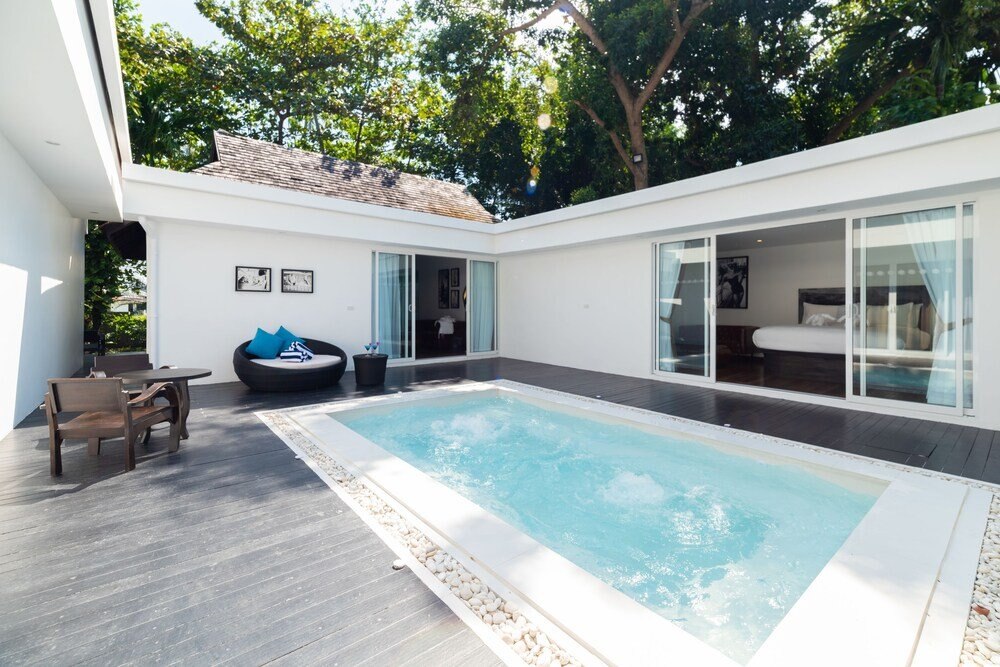 Zara Beach Resort Room Type - Deluxe Room with Shared Jacuzzi