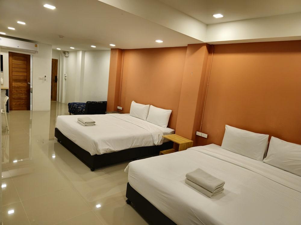 Sleepstation at Pratunam Hotel - Tap to explore photos