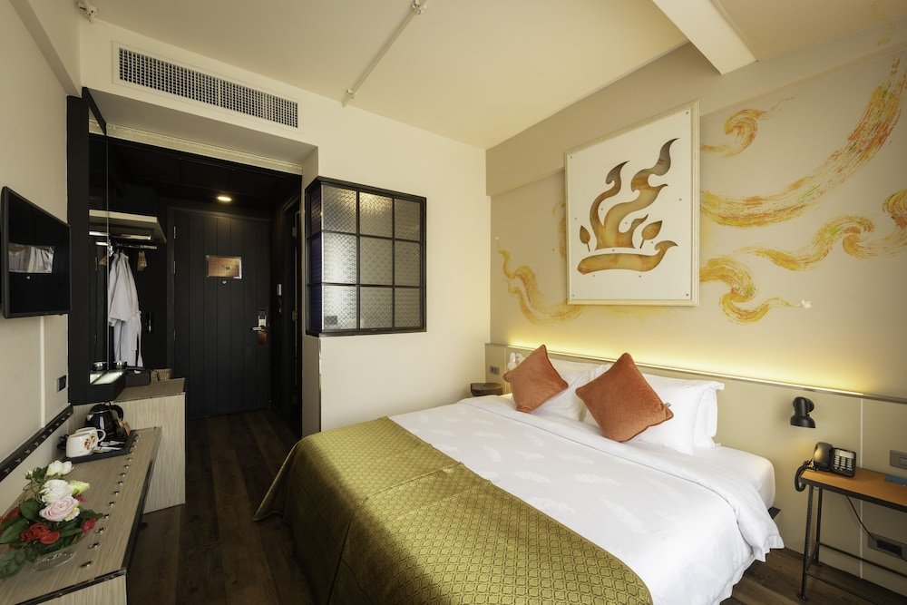 Dhevi Bangkok Hotel Room Type - Standard Double Room Dhevi Bangkok Hotel Room Type - Standard Double Room
