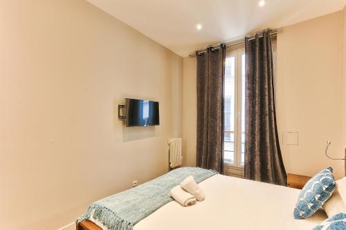 57-LUXURY PARISIEN HOME SEBASTOPOL 1 (2G) - Tap to explore photos