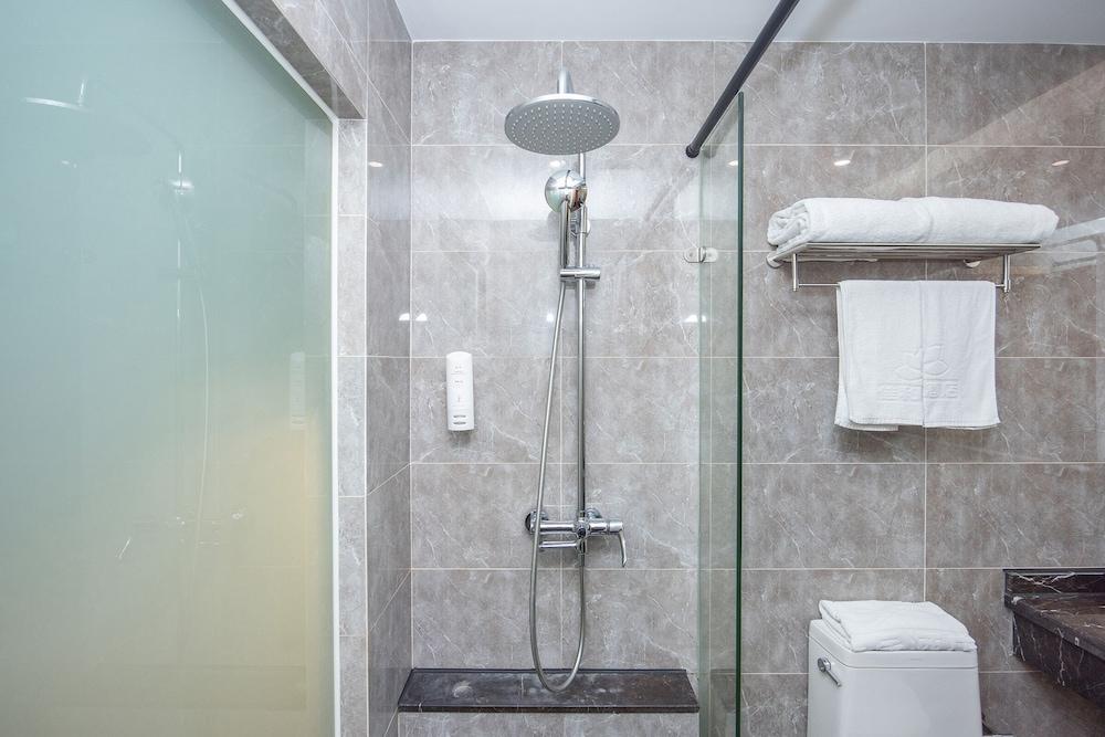 Shanghai Future Shangju Hotel Room Type - Deluxe Family Room with 3 Breakfast