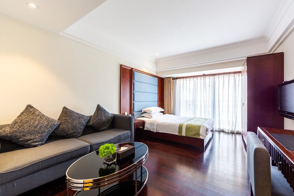 Poltton International Apartment Pazhou - Tap to explore photos