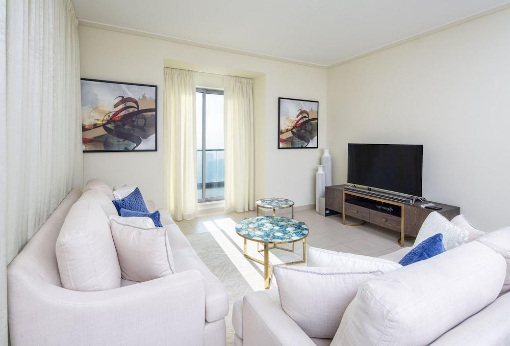 Nasma Luxury Stays - South Ridge - Tap to explore photos