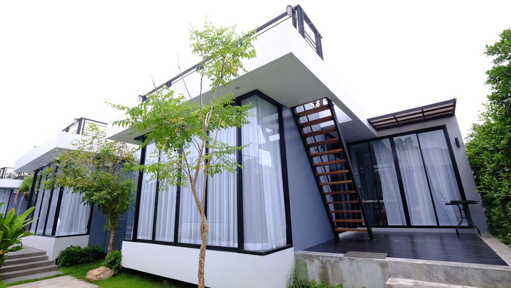 Coco Layma Villa Samui - Tap to explore photos