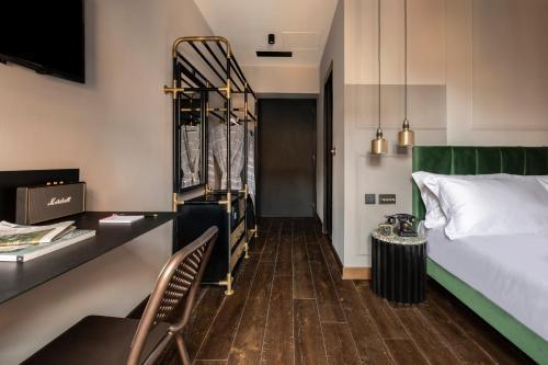 Hotel Chapter Roma - Tap to explore photos