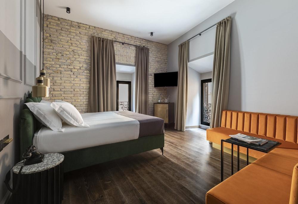 Hotel Chapter Roma Room Type - Deluxe Room, 1 King Bed (Chapter Double)