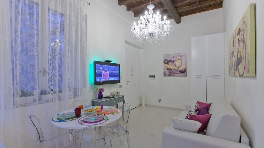 Rental in Rome Quirinale - Tap to explore photos