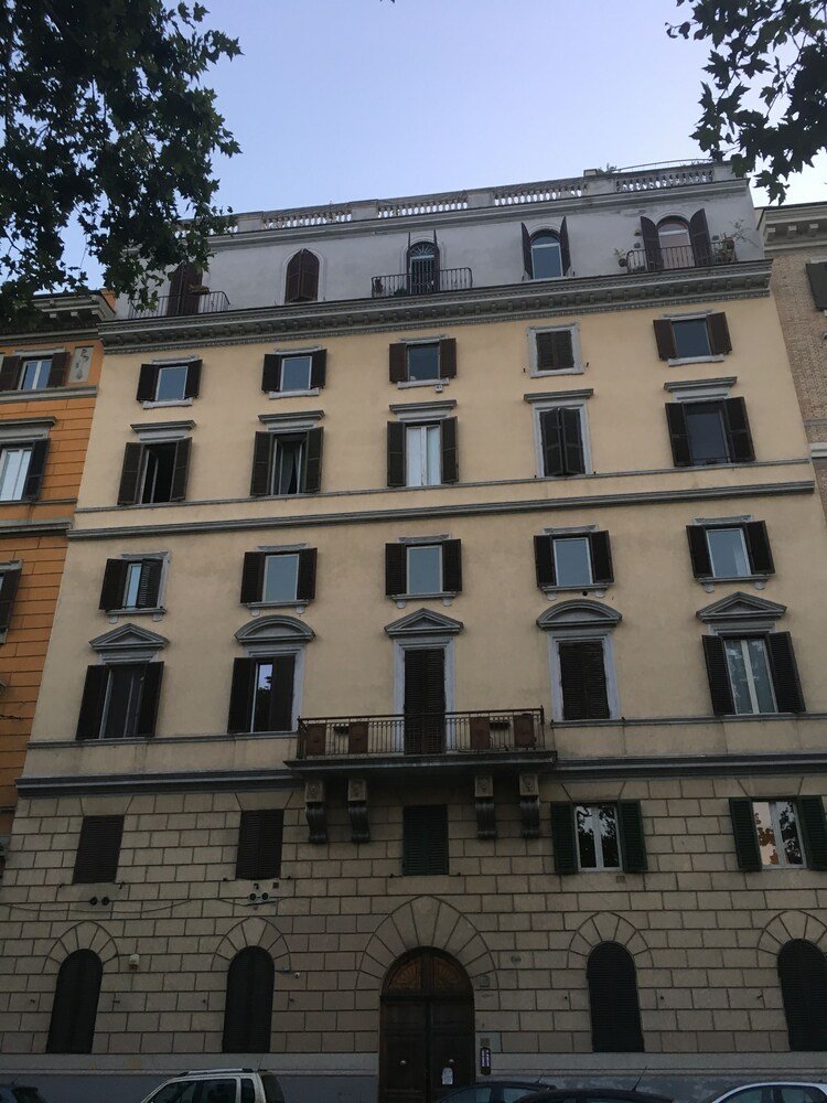 All You Need Is Rome Guesthouse - Tap to explore photos