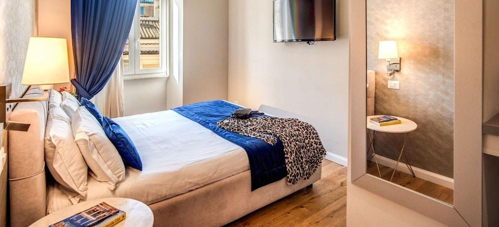 Hotel 55 Fifty five Room Type - Family Room, Annex Building (Via del Corso 112)