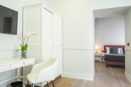 Gemini Suites Navona Room Type - Suite