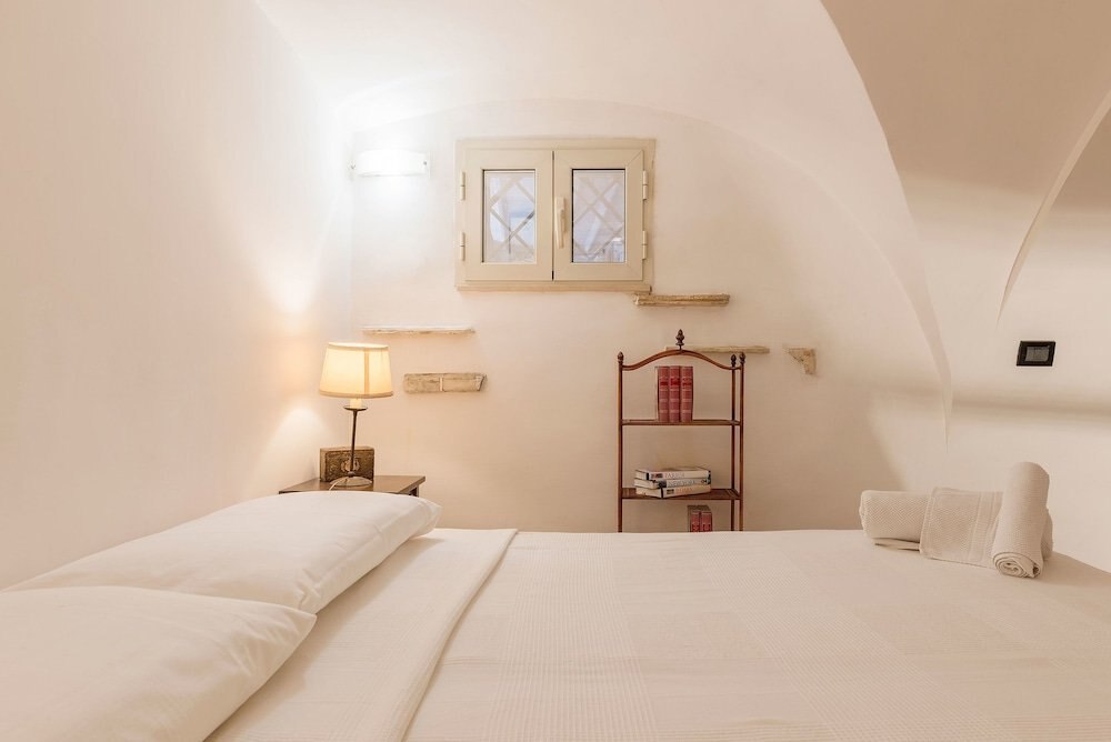 Sweet Suite near Pantheon - Tap to explore photos