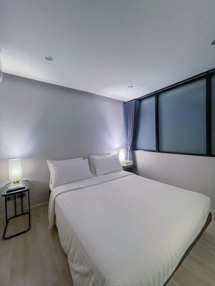 W 21 Hotel Bangkok Room Type - Standard Double Room
