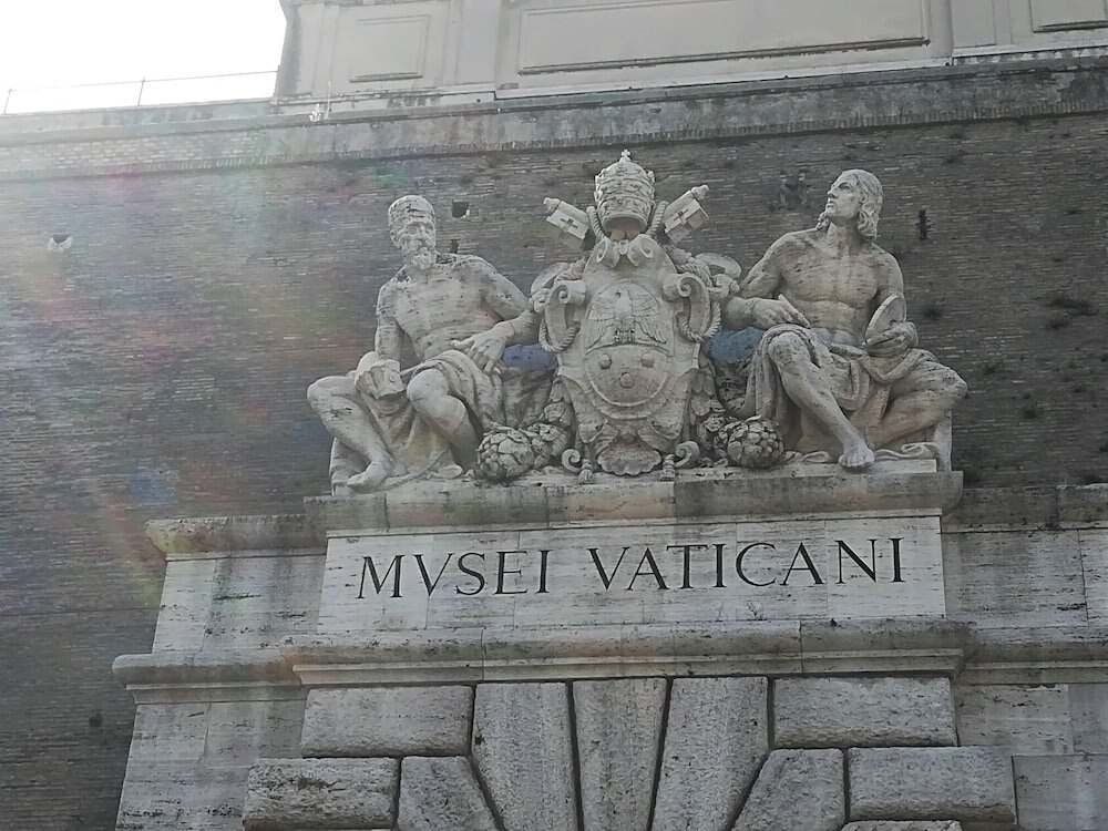 I Cantoni di Roma Guest House - Tap to explore photos