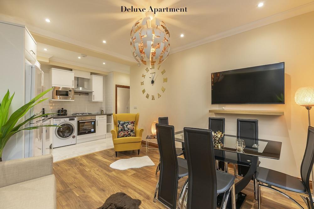 Kensington Olympia Room Type - Deluxe Apartment, Private Bathroom, City View